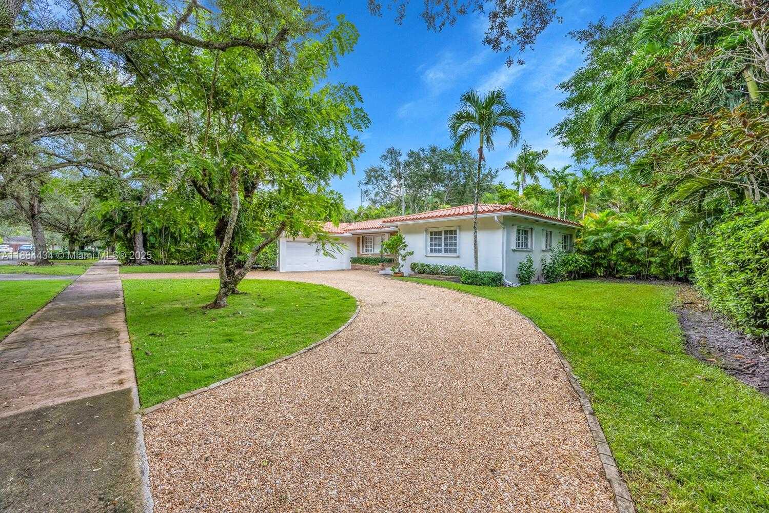 Small Image of 6815 GRATIAN ST, Coral Gables Number 25