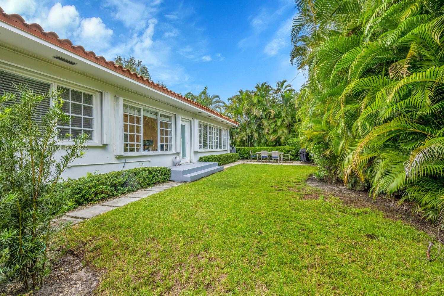 Small Image of 6815 GRATIAN ST, Coral Gables Number 29