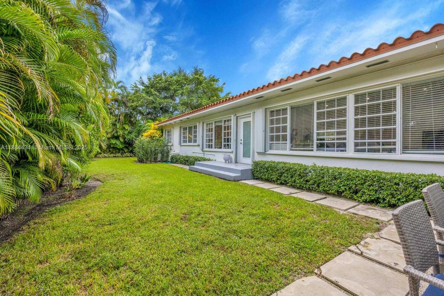 Small Image of 6815 GRATIAN ST, Coral Gables Number 30