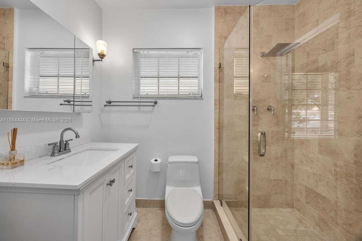 Small Image of 6815 GRATIAN ST, Coral Gables Number 7