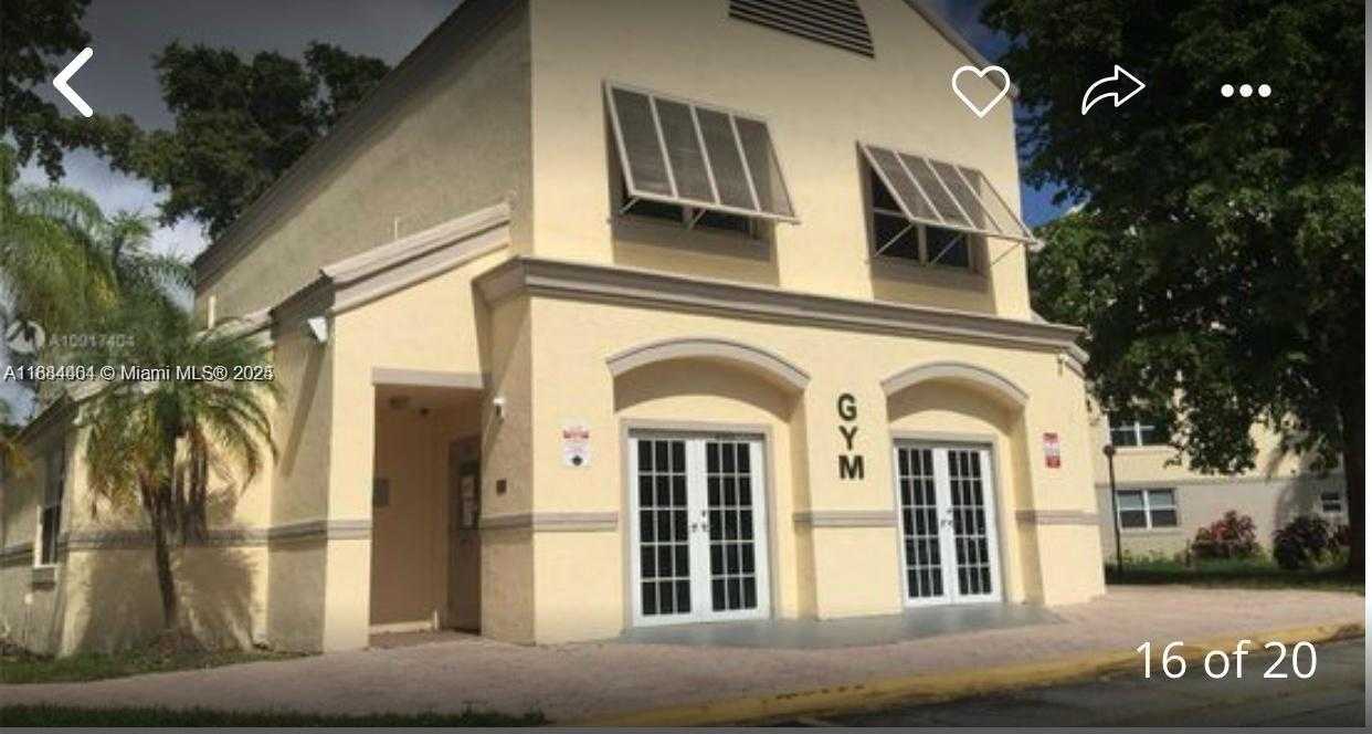 Small Image of 8290 LAKE DR #214, Doral Number 16
