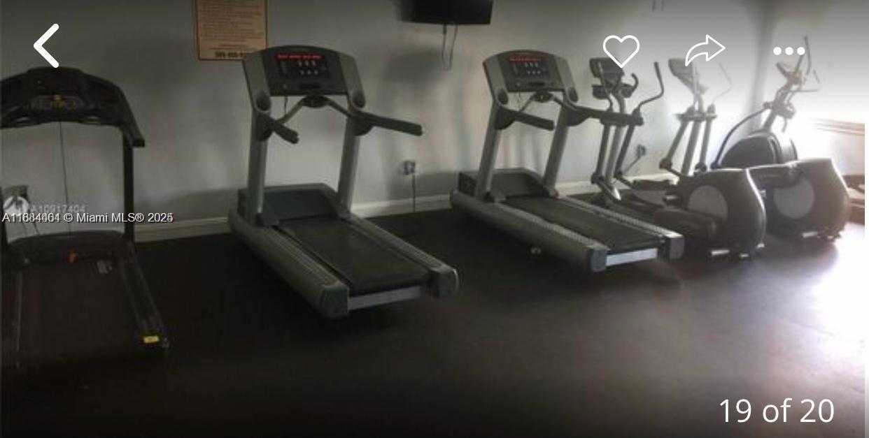 Small Image of 8290 LAKE DR #214, Doral Number 19