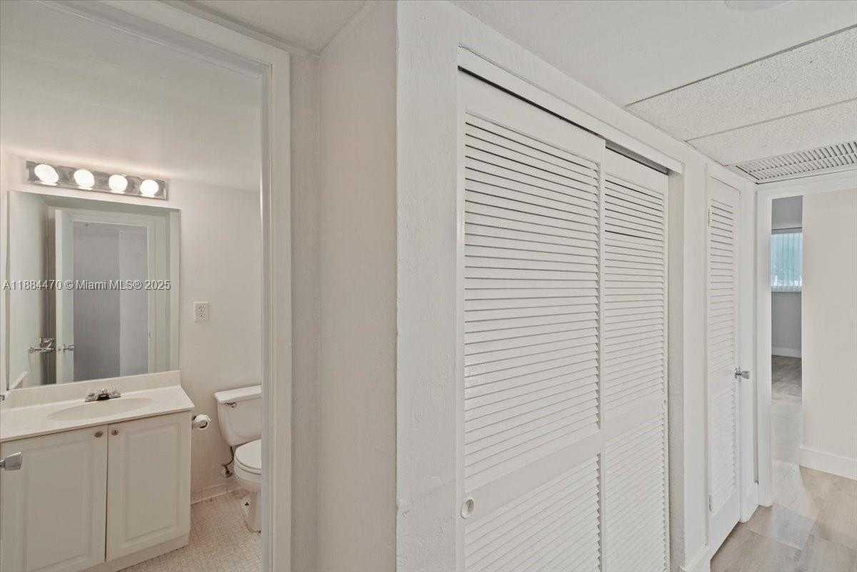 Small Image of 19380 COLLINS AVE #121, Sunny Isles Beach Number 17