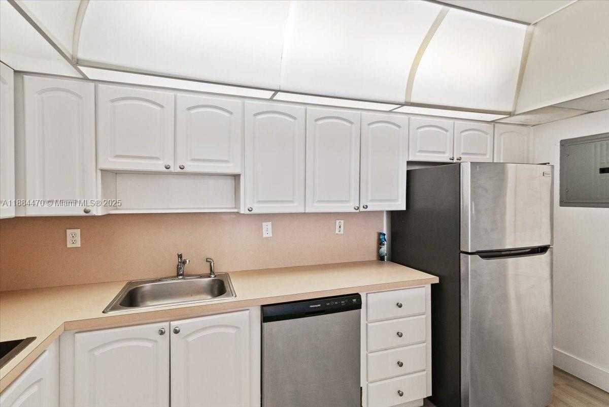 Small Image of 19380 COLLINS AVE #121, Sunny Isles Beach Number 23