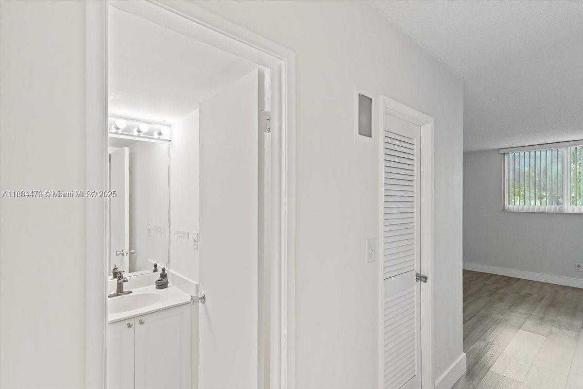 Small Image of 19380 COLLINS AVE #121, Sunny Isles Beach Number 24