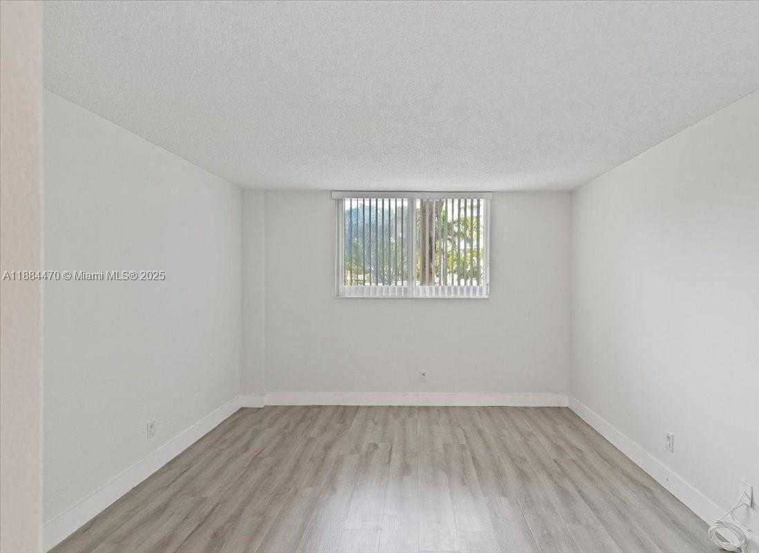 Small Image of 19380 COLLINS AVE #121, Sunny Isles Beach Number 25