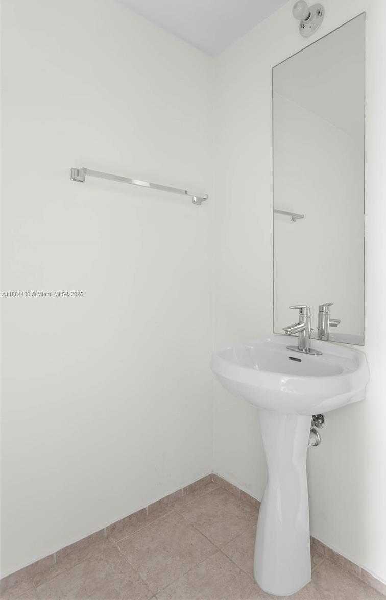 Small Image of 60 SOUTH WEST 13TH ST #3213, Miami Number 8