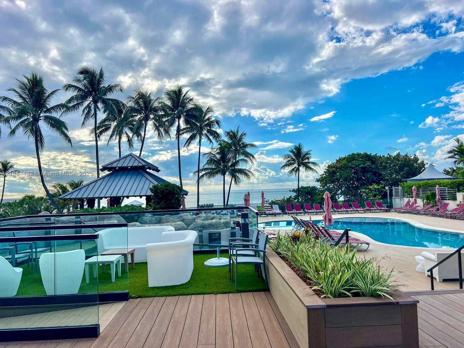 Small Image of 5225 COLLINS AVE #517, Miami Beach Number 17