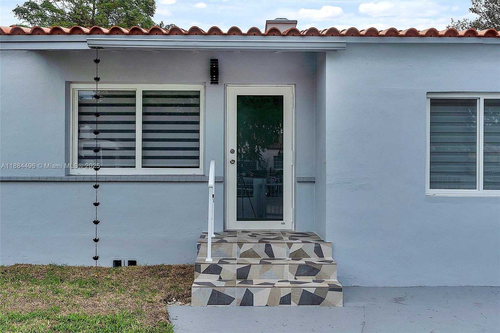 Small Image of 2246 SOUTH WEST 3RD ST, Miami Number 3