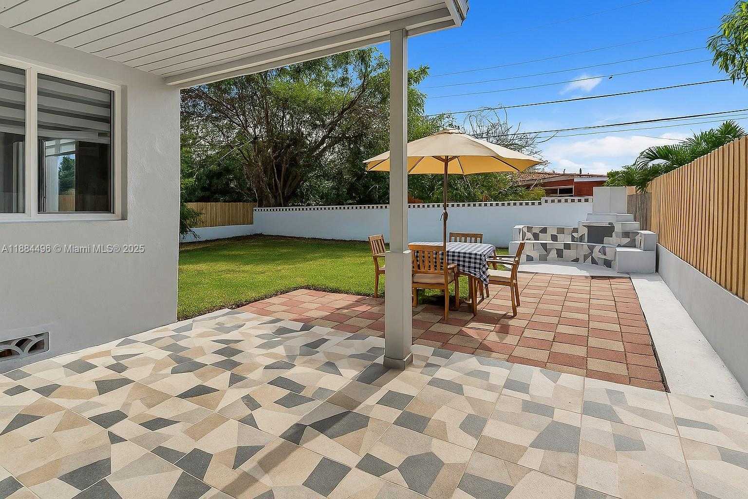 Small Image of 2246 SOUTH WEST 3RD ST, Miami Number 44