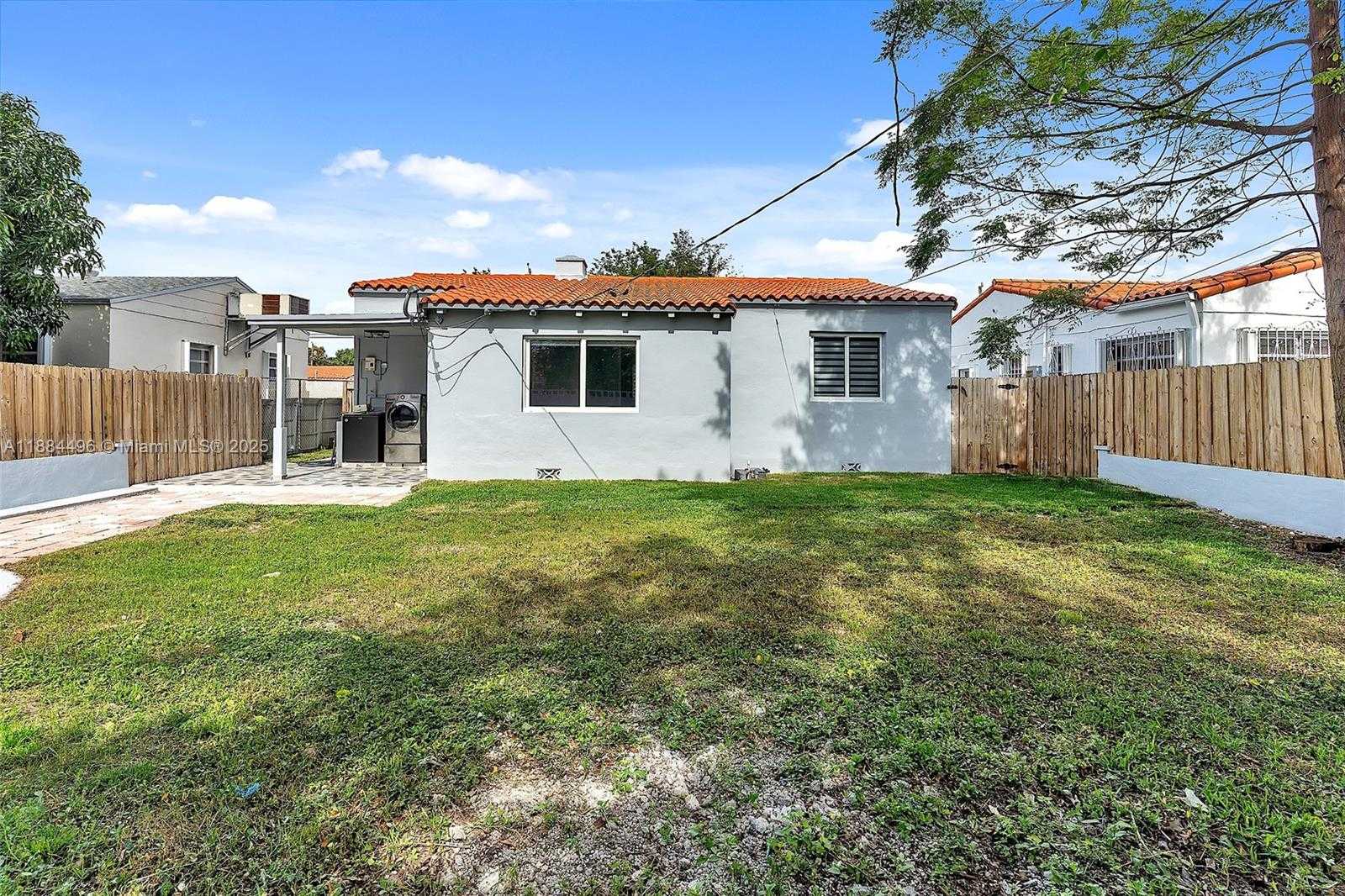 Small Image of 2246 SOUTH WEST 3RD ST, Miami Number 47