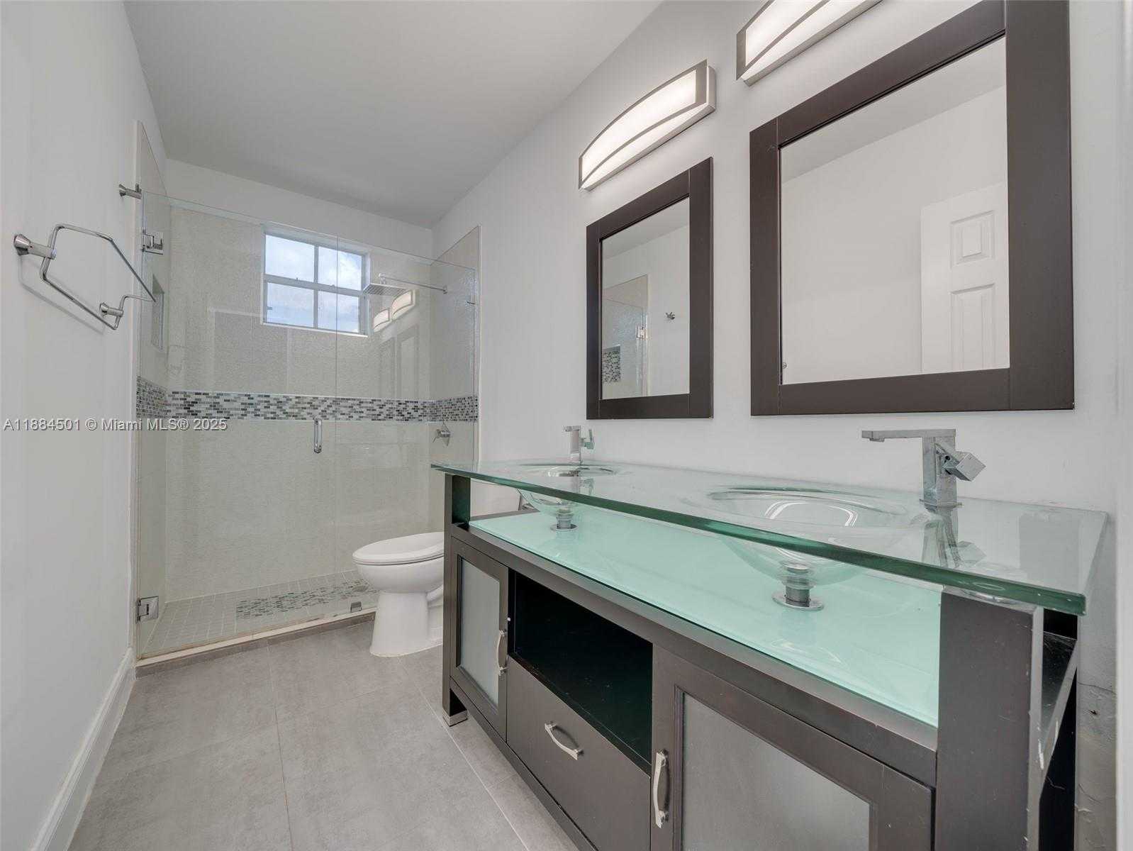 Small Image of 720 FALLING WATER RD #720, Weston Number 11