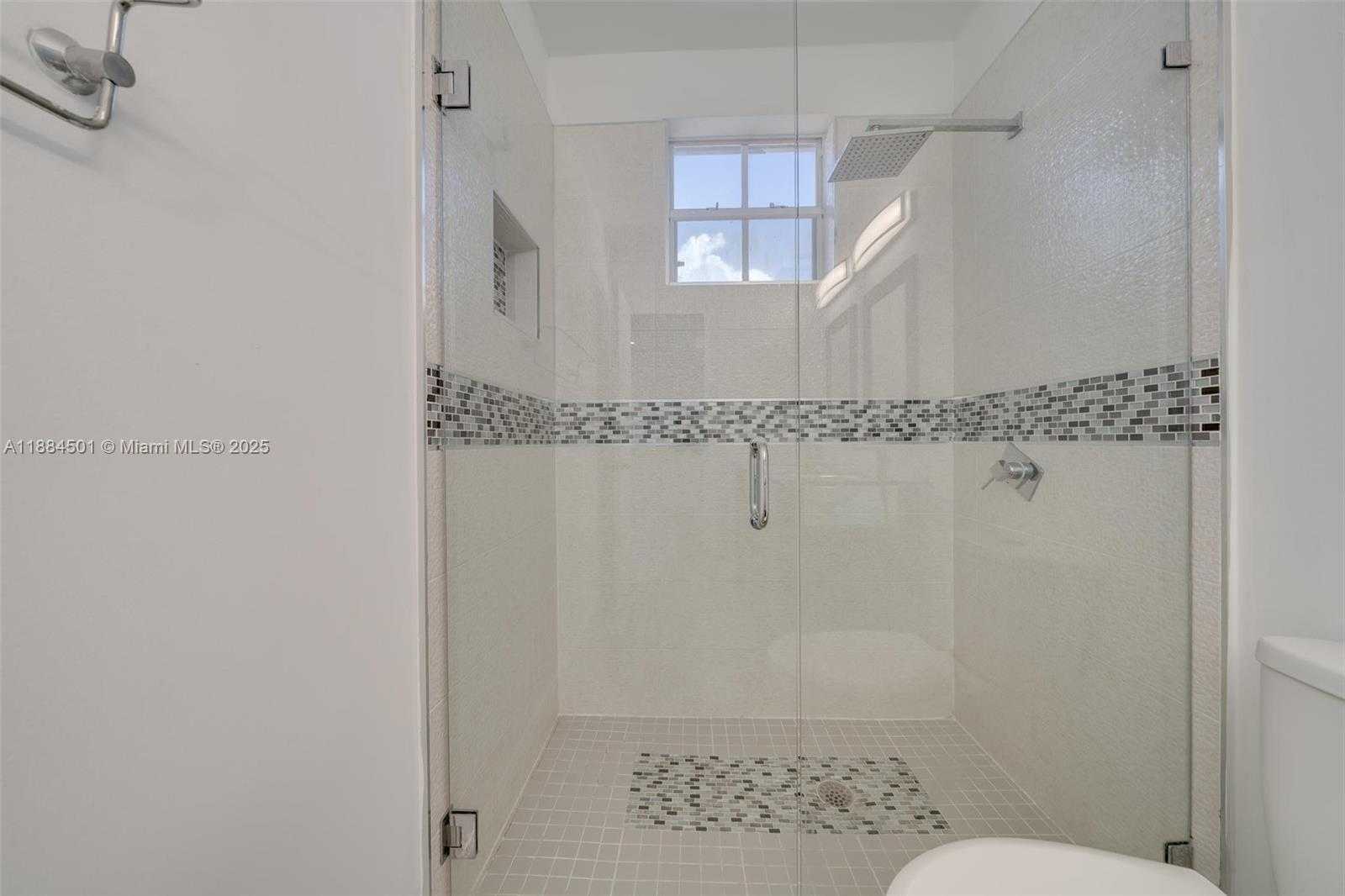 Small Image of 720 FALLING WATER RD #720, Weston Number 13
