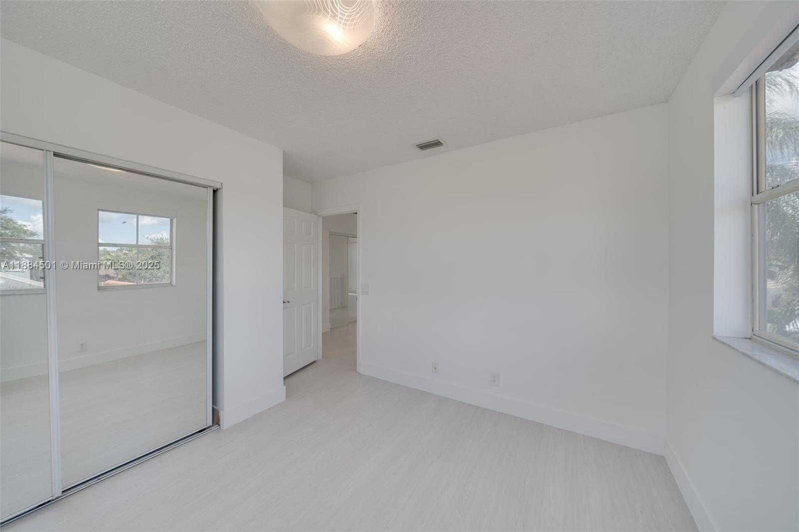 Small Image of 720 FALLING WATER RD #720, Weston Number 20