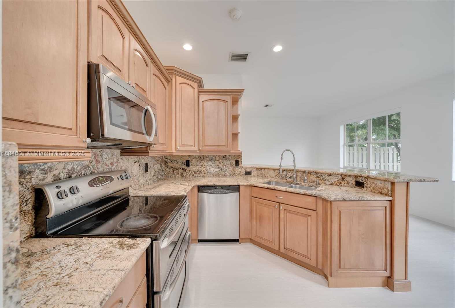 Small Image of 720 FALLING WATER RD #720, Weston Number 28