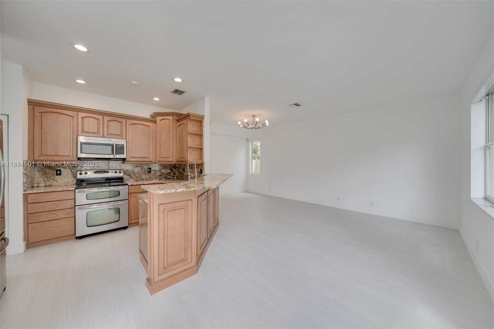 Small Image of 720 FALLING WATER RD #720, Weston Number 30