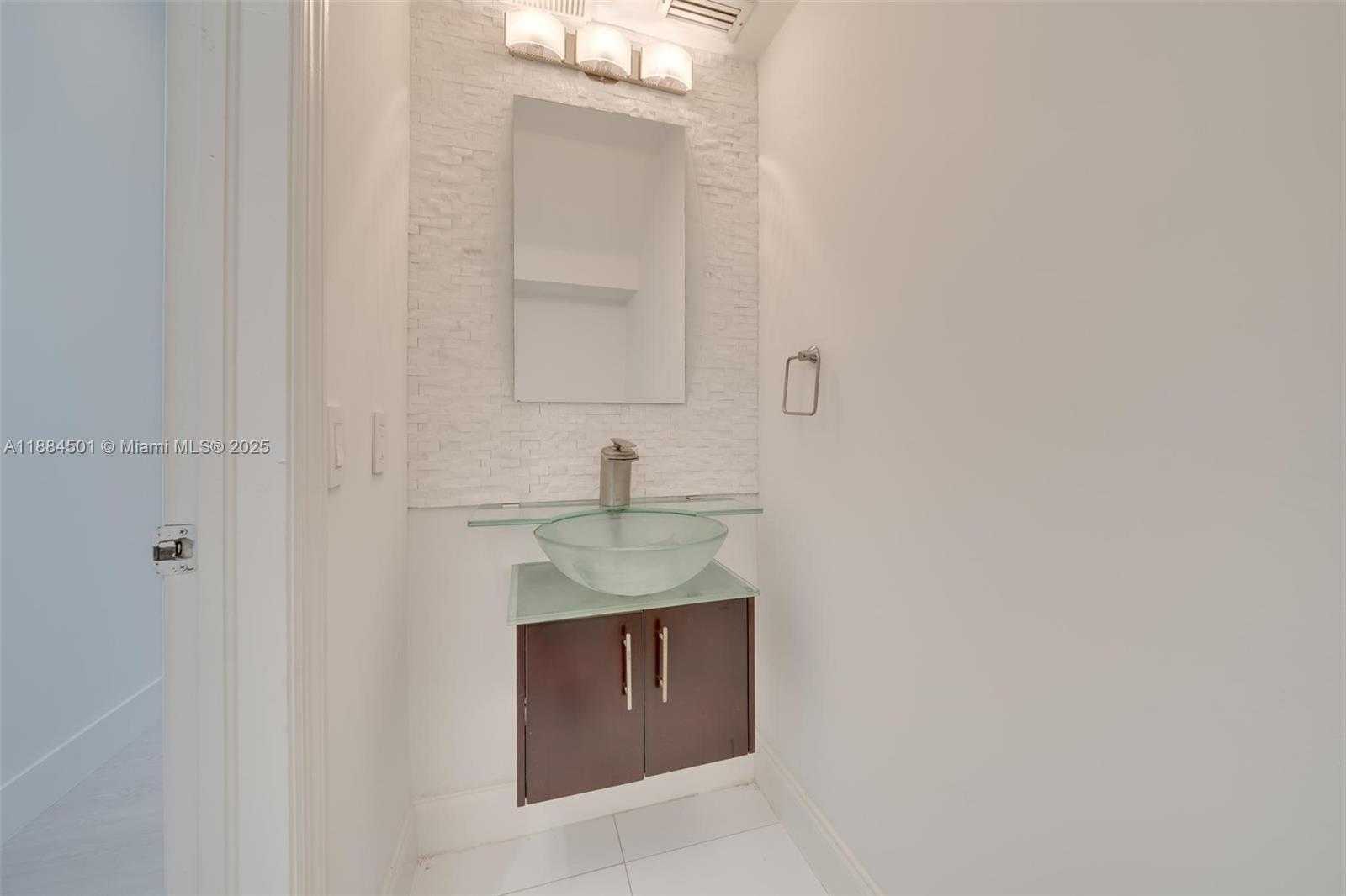 Small Image of 720 FALLING WATER RD #720, Weston Number 35