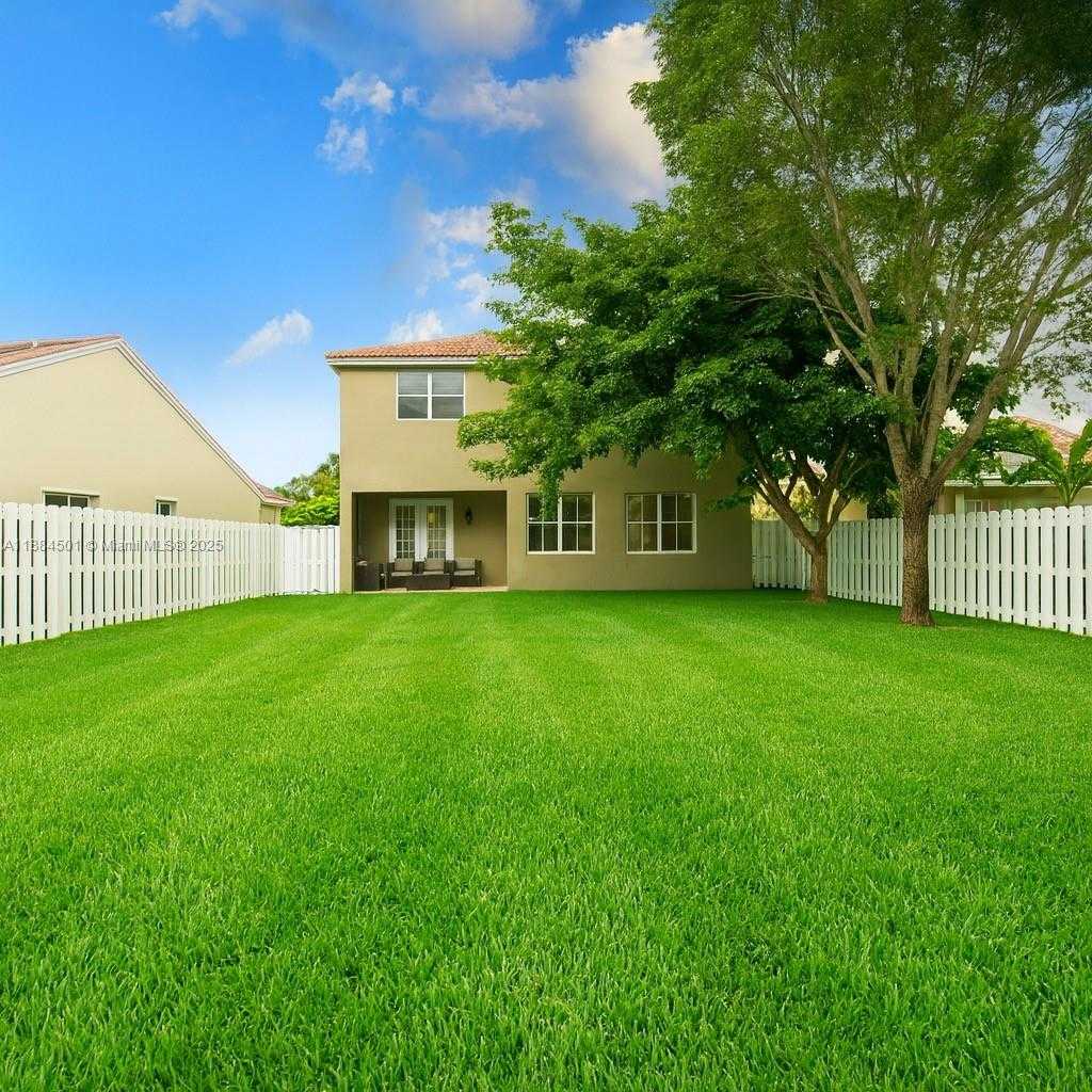 Small Image of 720 FALLING WATER RD #720, Weston Number 40