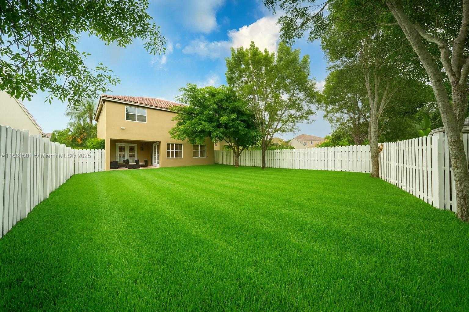 Small Image of 720 FALLING WATER RD #720, Weston Number 41