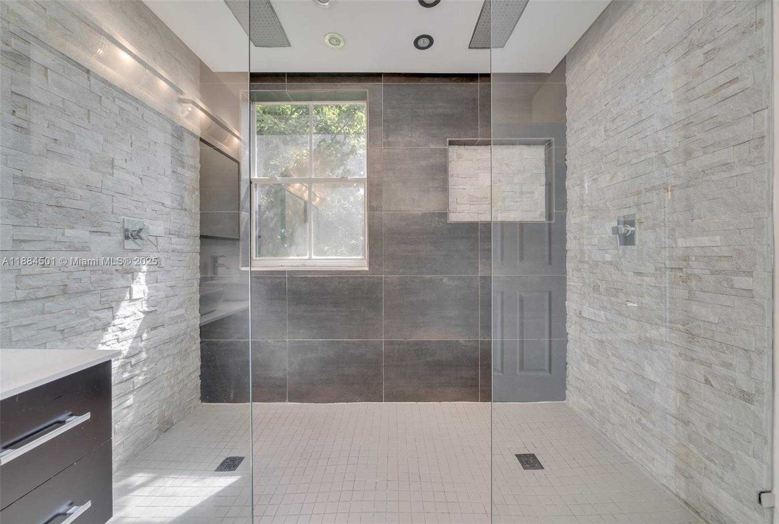 Small Image of 720 FALLING WATER RD #720, Weston Number 7