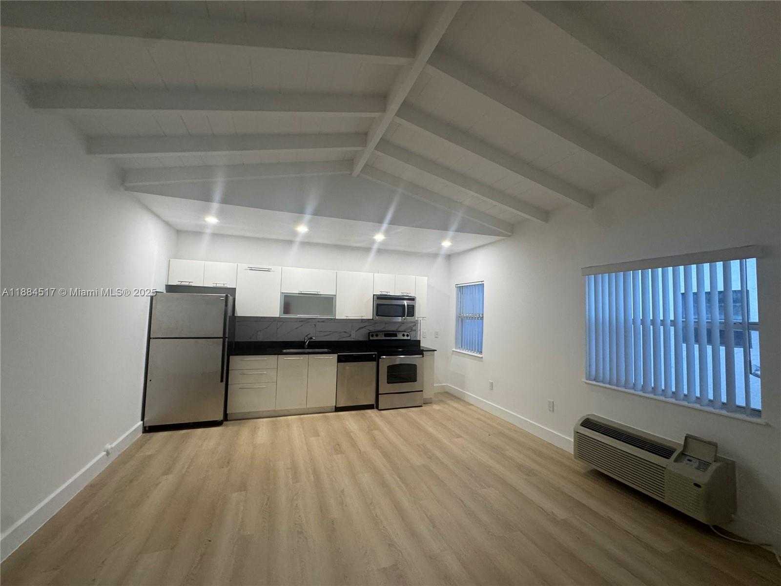 Small Image of 7734 ABBOTT AVE #204, Miami Beach Number 2