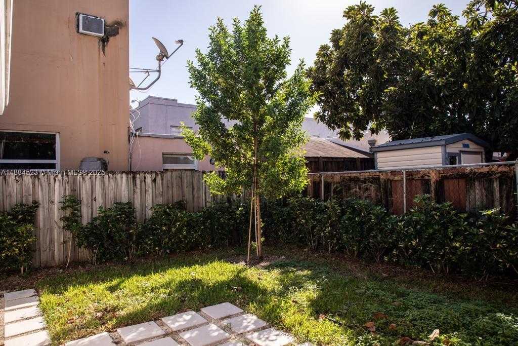 Small Image of 2800 SOUTH WEST 4TH ST #A, Miami Number 14