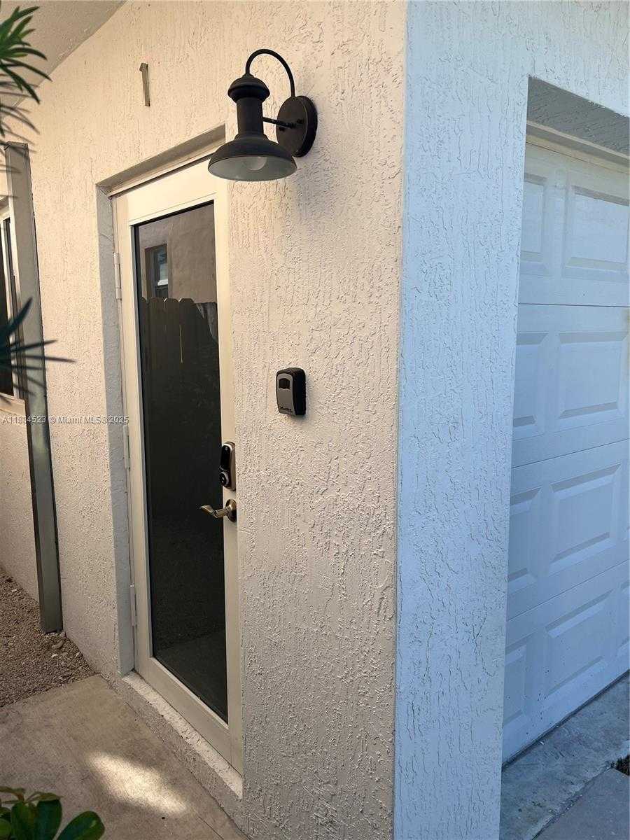 Small Image of 2800 SOUTH WEST 4TH ST #A, Miami Number 15