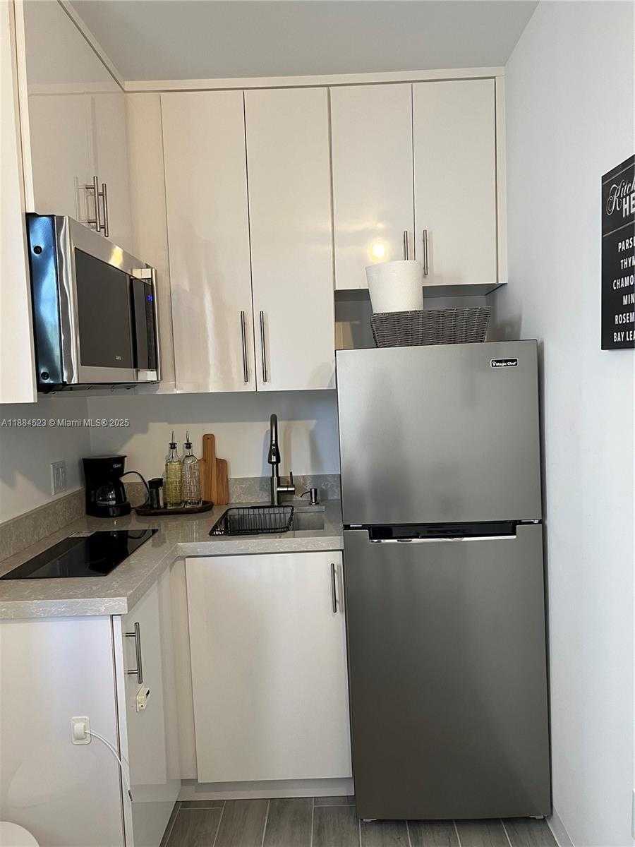Small Image of 2800 SOUTH WEST 4TH ST #A, Miami Number 16