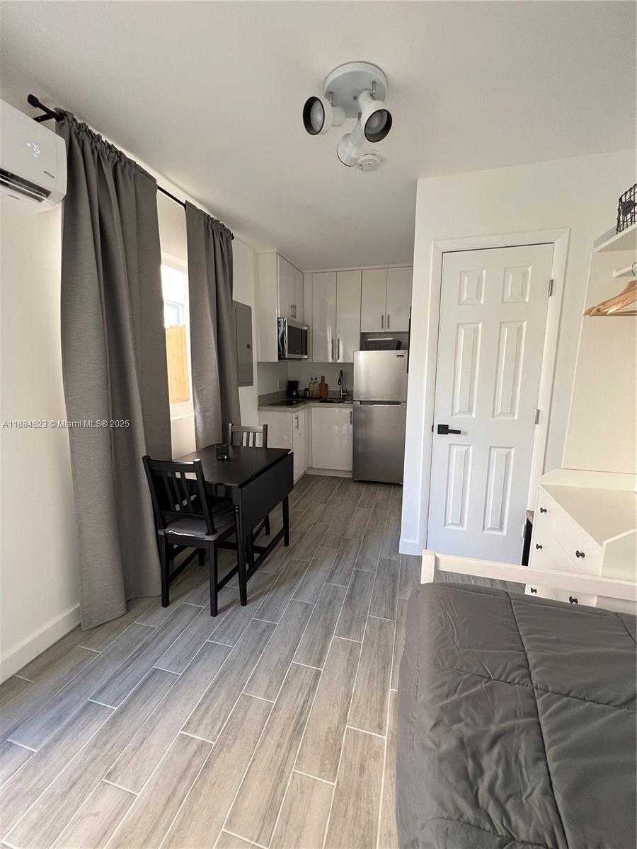 Small Image of 2800 SOUTH WEST 4TH ST #A, Miami Number 17