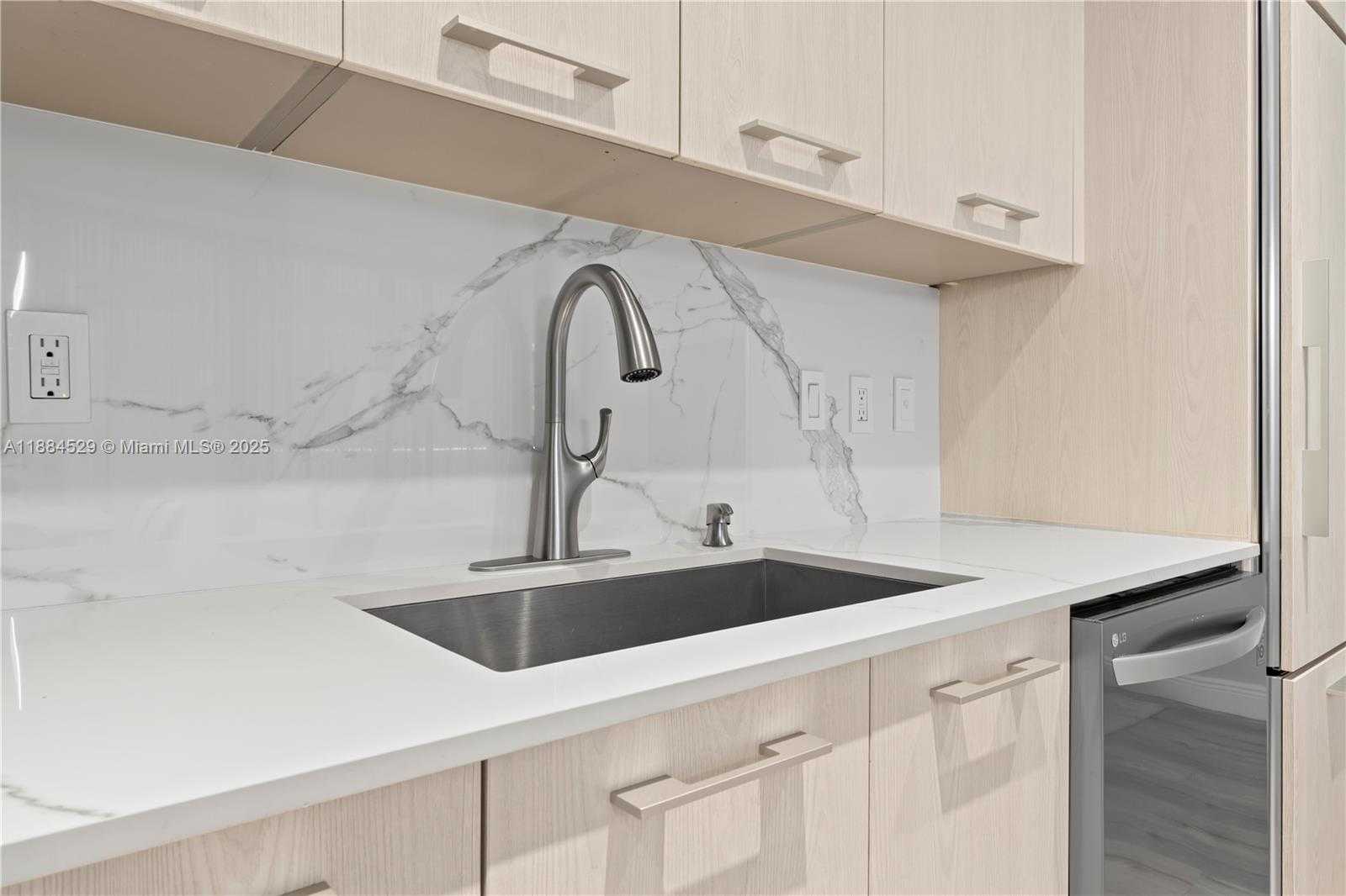 Small Image of 45 SOUTH WEST 9TH ST #1708, Miami Number 8