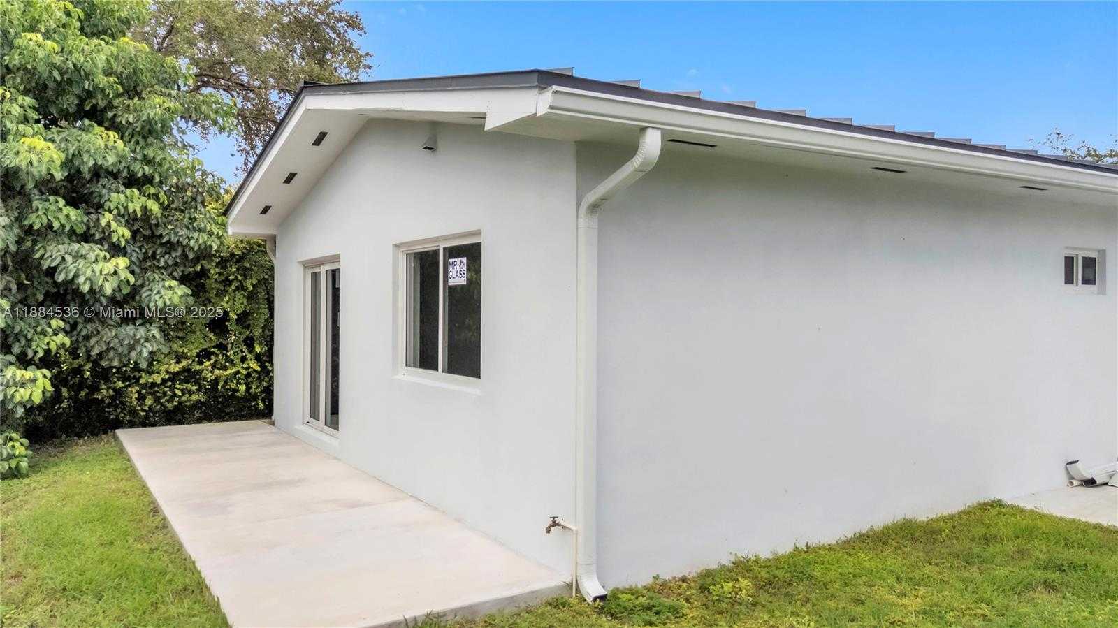 Small Image of 10640 SOUTH WEST 96TH ST #E, Miami Number 10