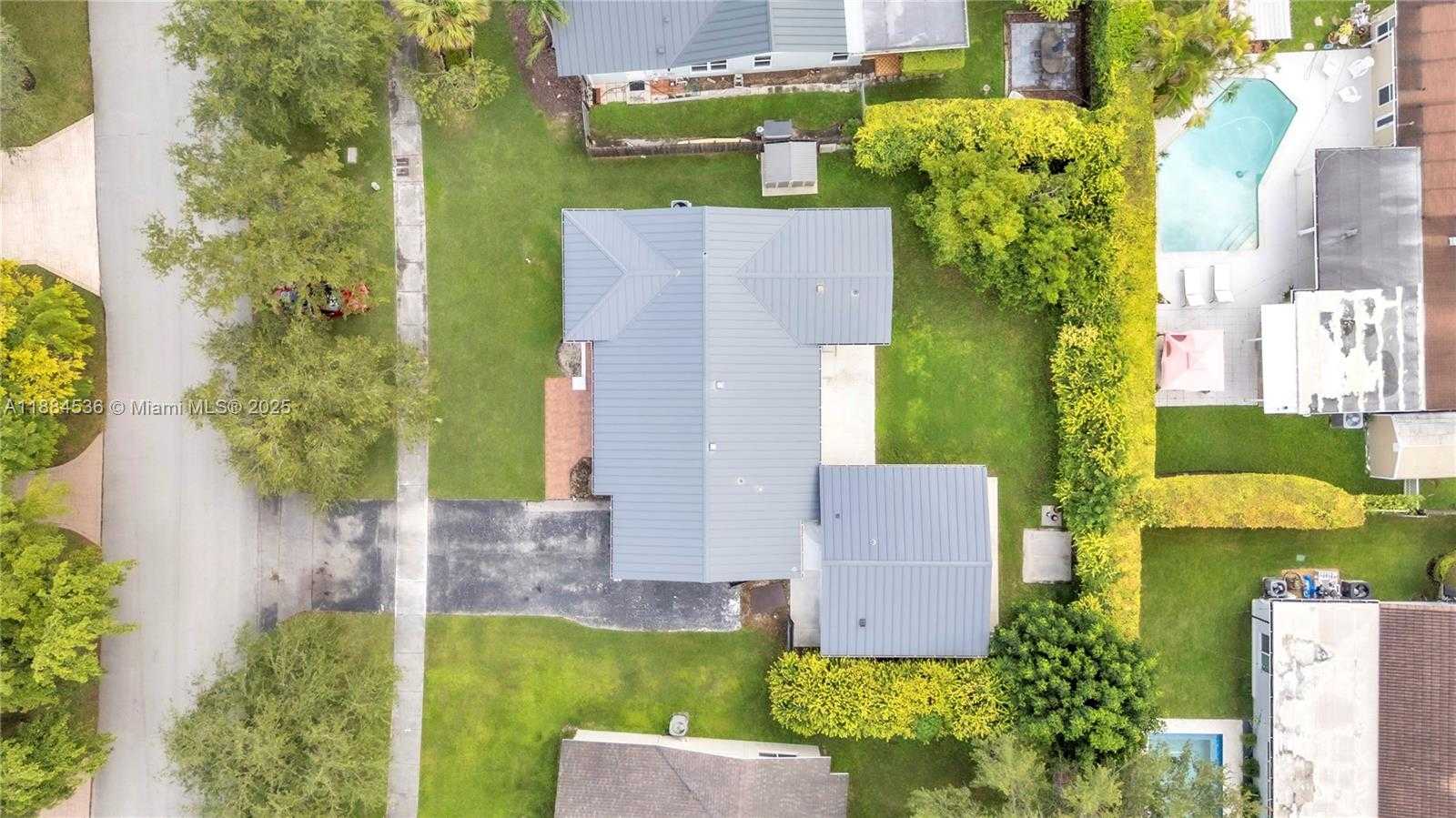 Small Image of 10640 SOUTH WEST 96TH ST #E, Miami Number 14