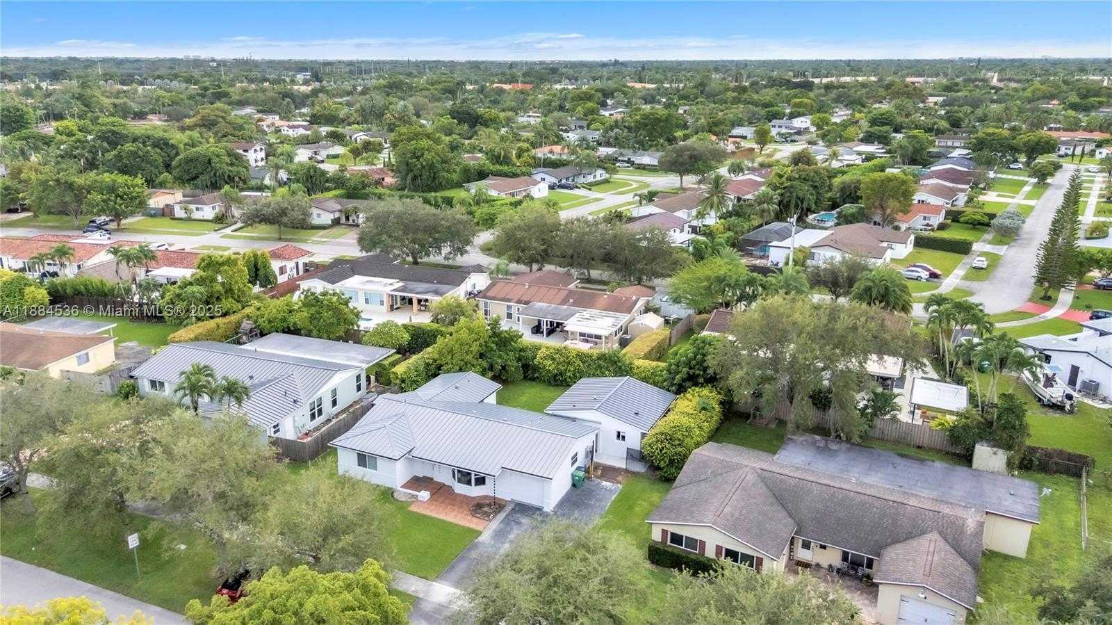 Small Image of 10640 SOUTH WEST 96TH ST #E, Miami Number 15