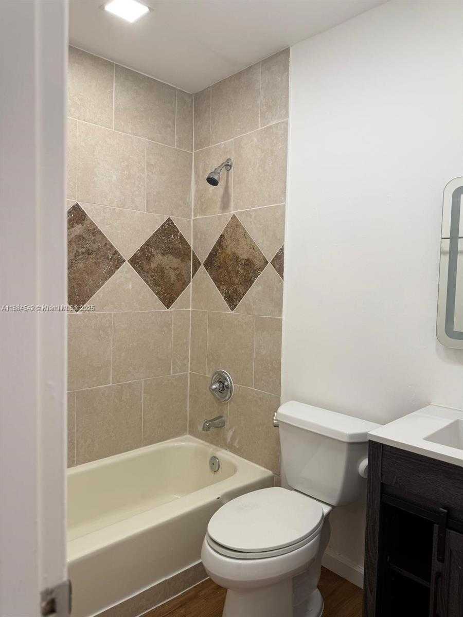 Small Image of 10794 NORTH KENDALL DR #B18, Miami Number 19