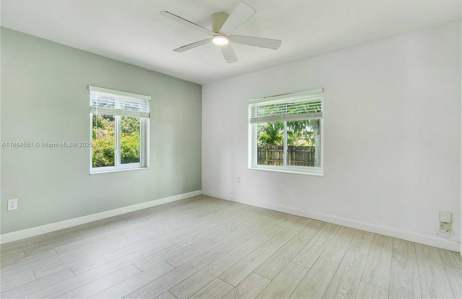 Small Image of 5900 SOUTH WEST 44TH TER, Miami Number 14