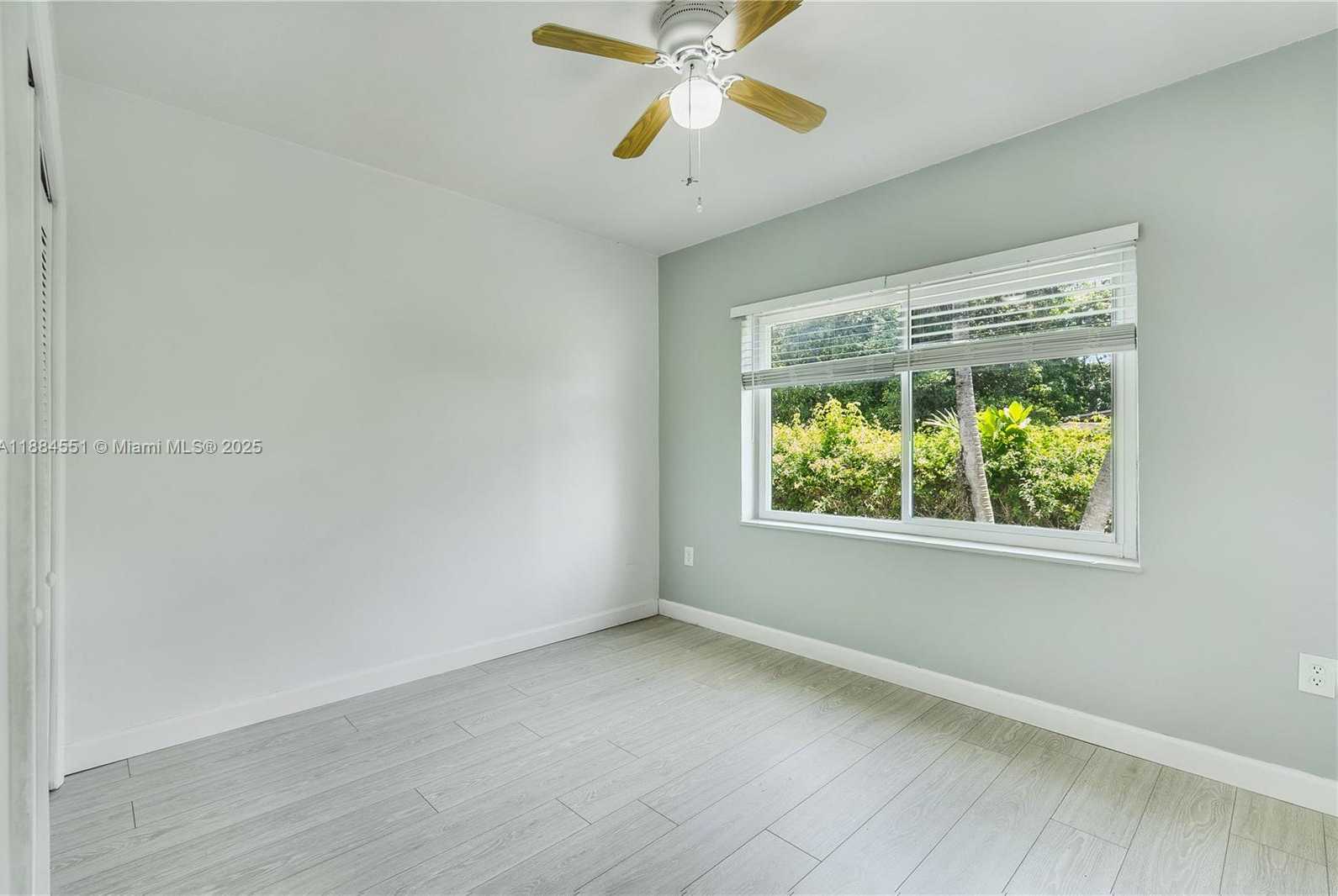 Small Image of 5900 SOUTH WEST 44TH TER, Miami Number 15