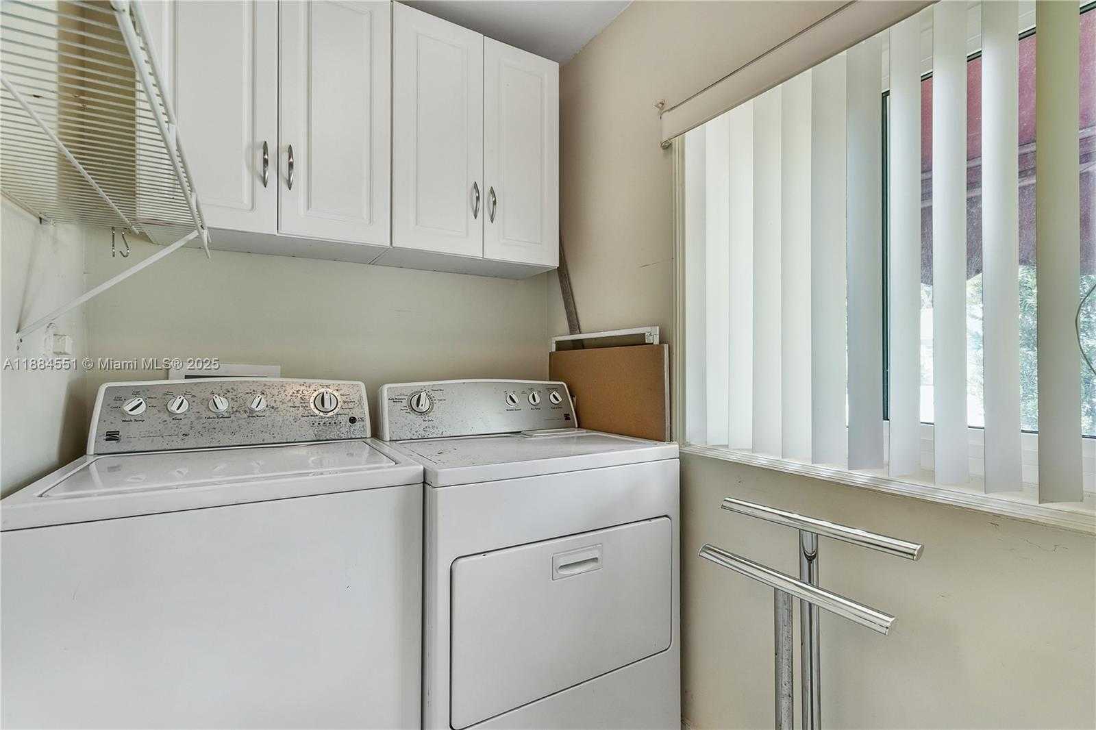 Small Image of 5900 SOUTH WEST 44TH TER, Miami Number 19