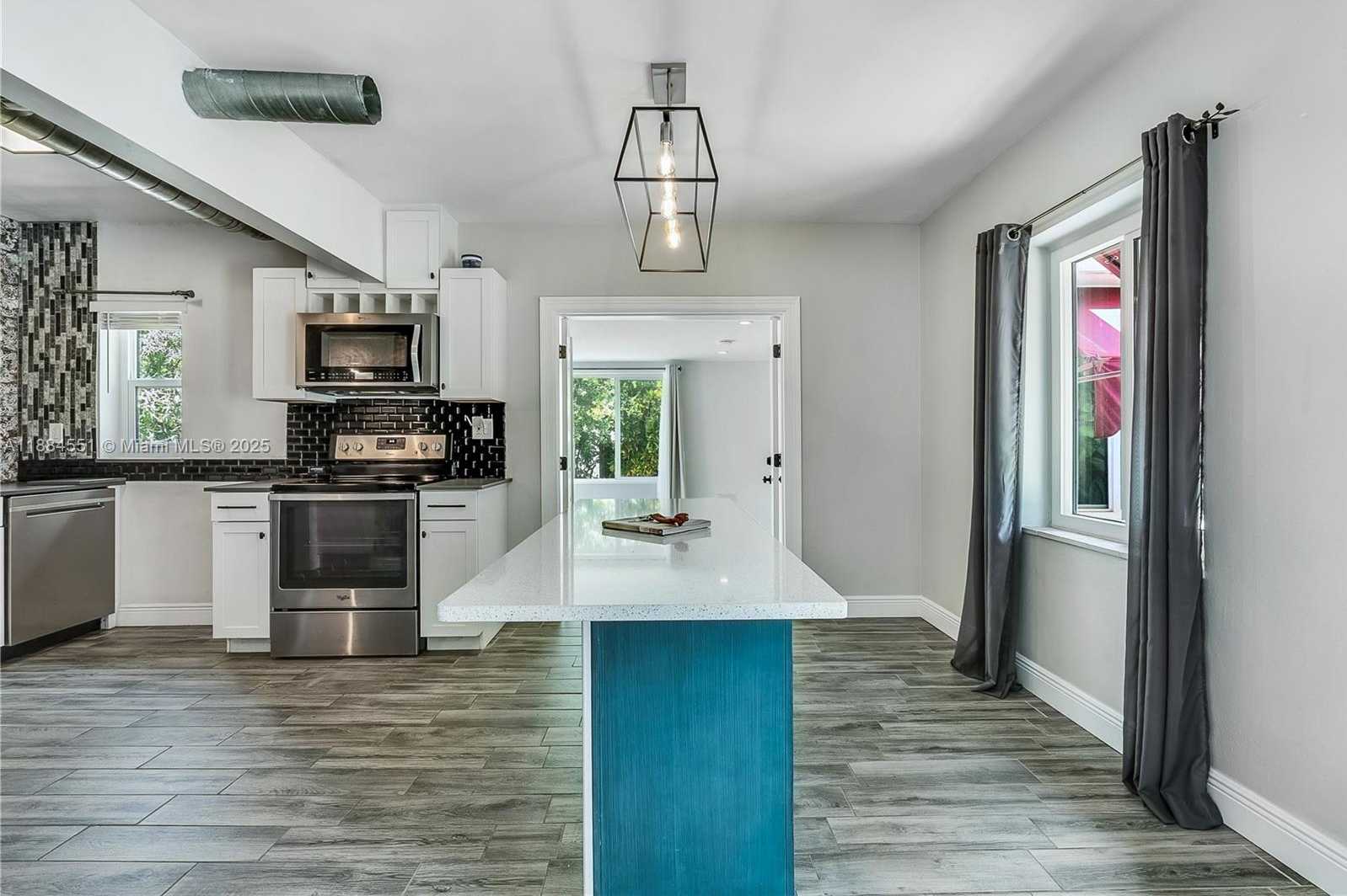 Small Image of 5900 SOUTH WEST 44TH TER, Miami Number 5