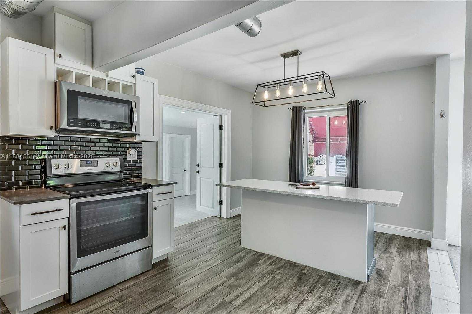 Small Image of 5900 SOUTH WEST 44TH TER, Miami Number 9