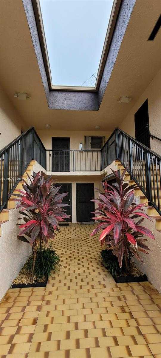 Small Image of 8425 HARDING AVE #1, Miami Beach Number 10