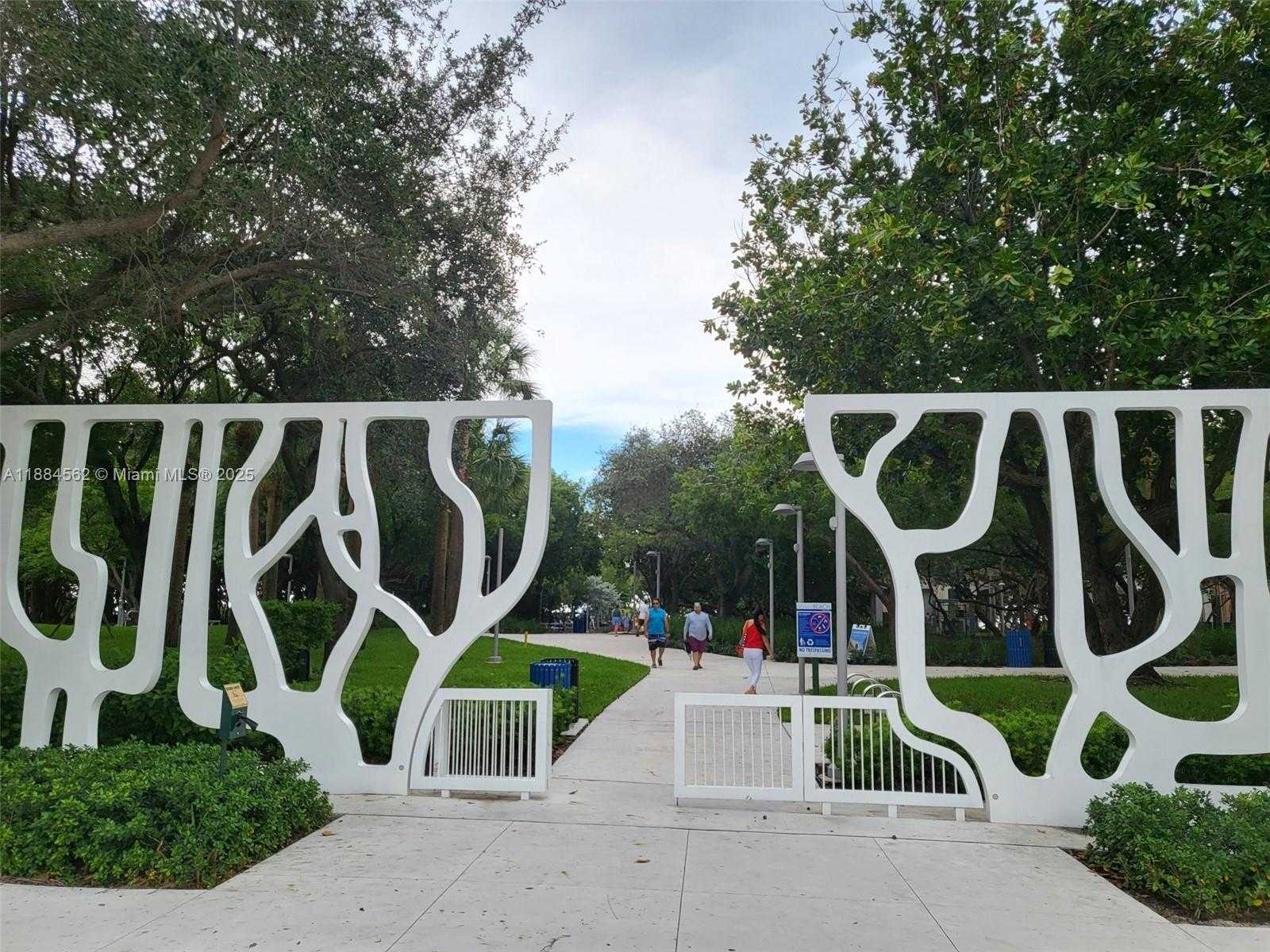 Small Image of 8425 HARDING AVE #1, Miami Beach Number 12