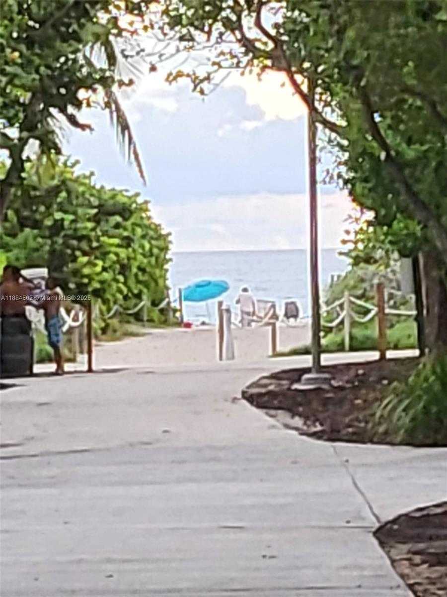 Small Image of 8425 HARDING AVE #1, Miami Beach Number 14