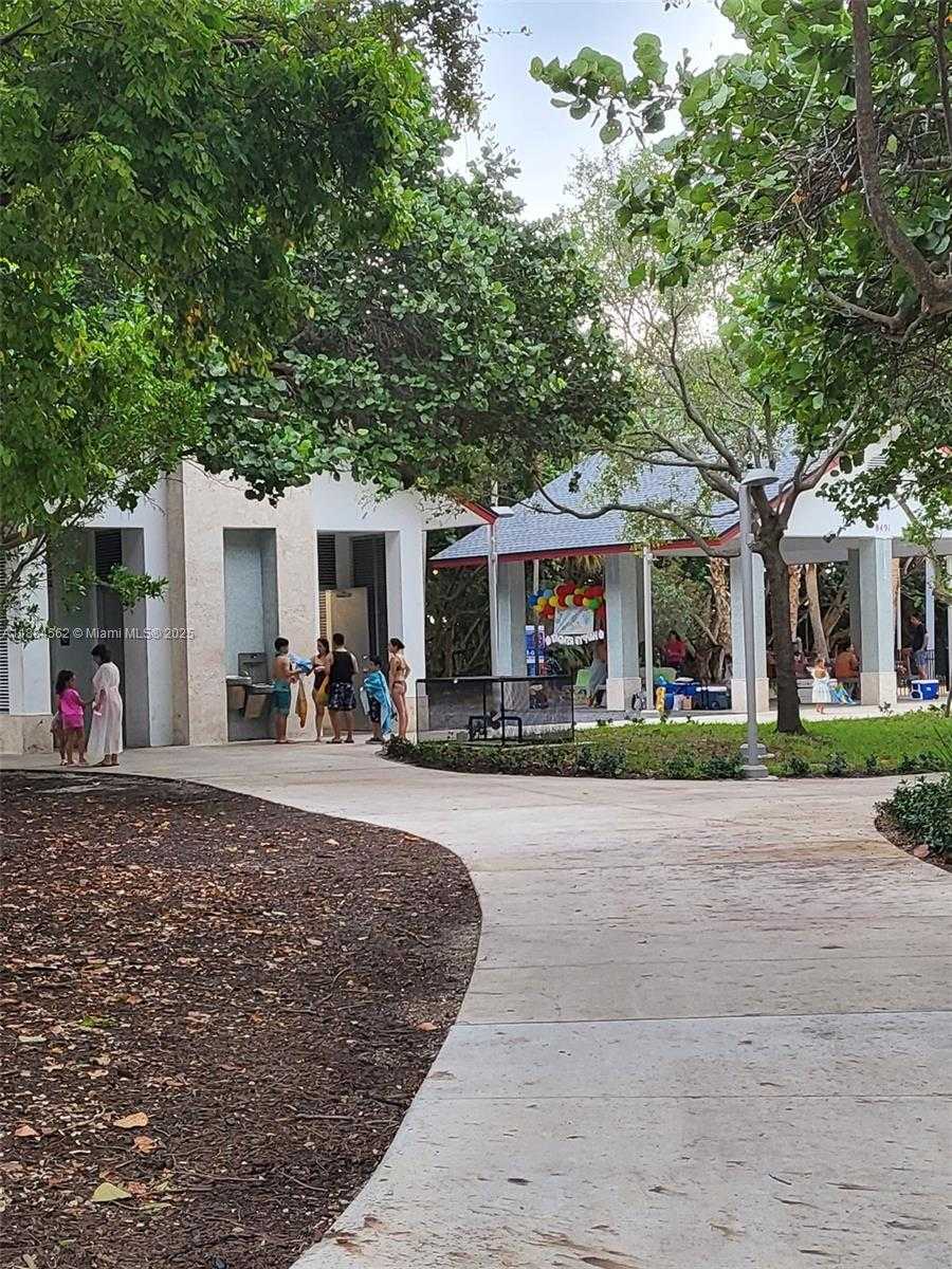 Small Image of 8425 HARDING AVE #1, Miami Beach Number 15