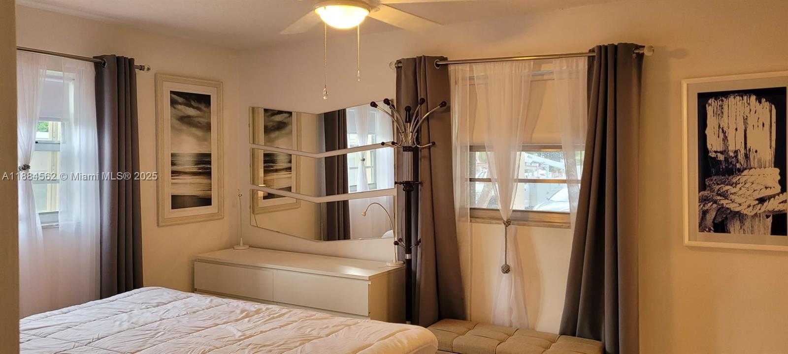 Small Image of 8425 HARDING AVE #1, Miami Beach Number 7