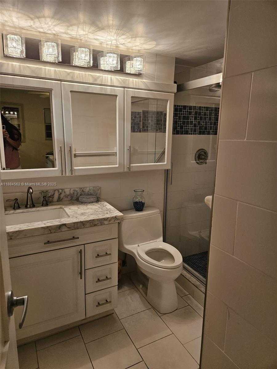 Small Image of 8425 HARDING AVE #1, Miami Beach Number 8