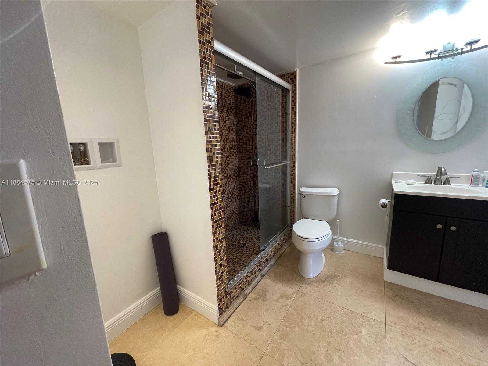 Small Image of 345 OCEAN DR #1024, Miami Beach Number 3