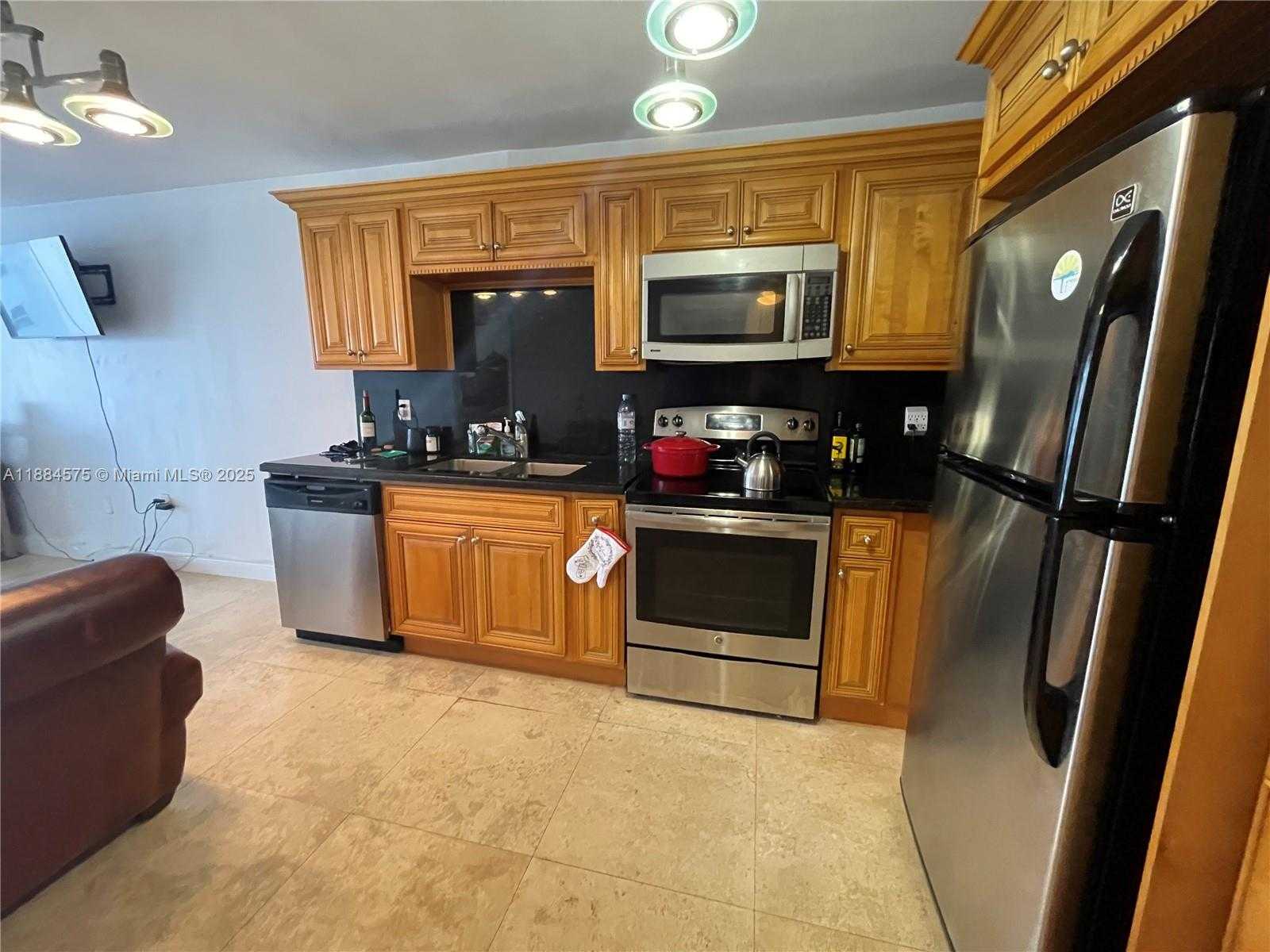Small Image of 345 OCEAN DR #1024, Miami Beach Number 7