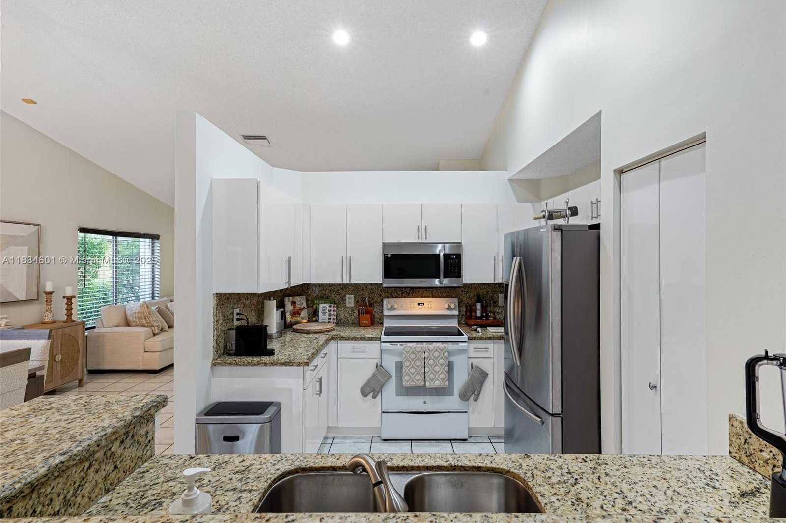 Small Image of 4216 MAHOGANY RIDGE DR, Weston Number 3