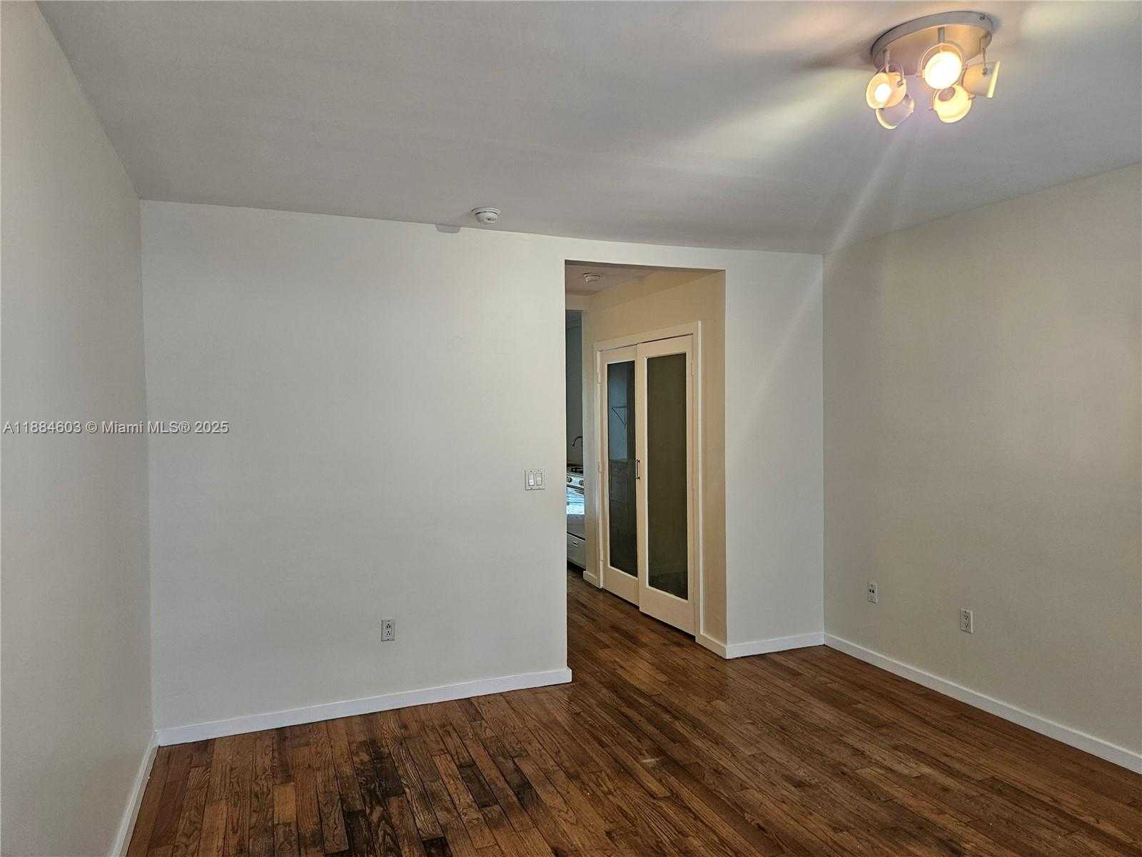 Small Image of 745 13TH ST #16, Miami Beach Number 11
