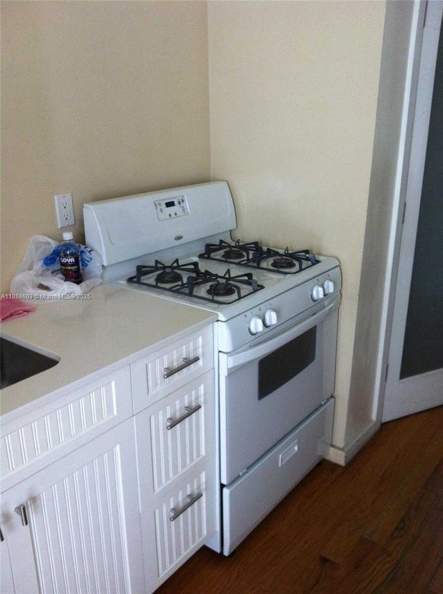 Small Image of 745 13TH ST #16, Miami Beach Number 18